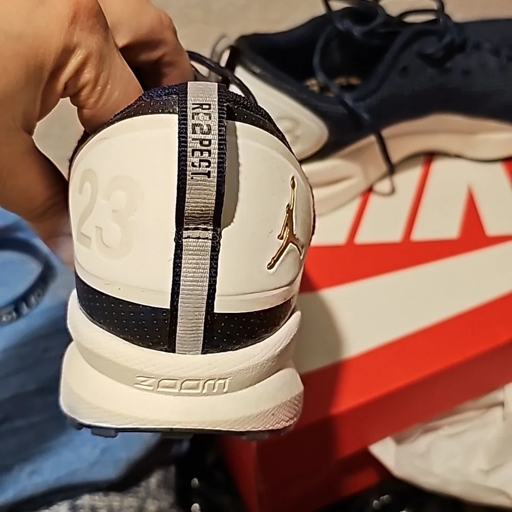 Mens jordans - Picture 4 of 5